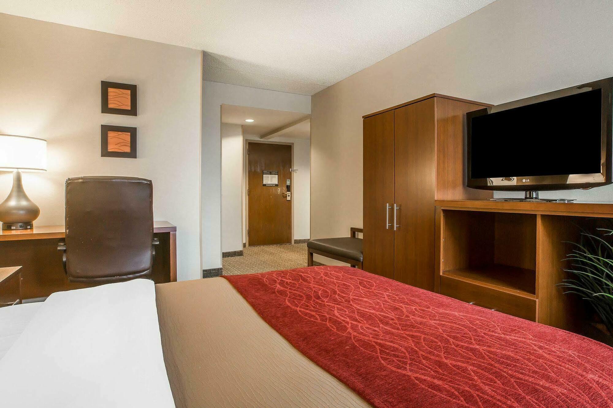Comfort Inn Latham/Albany North Exterior photo
